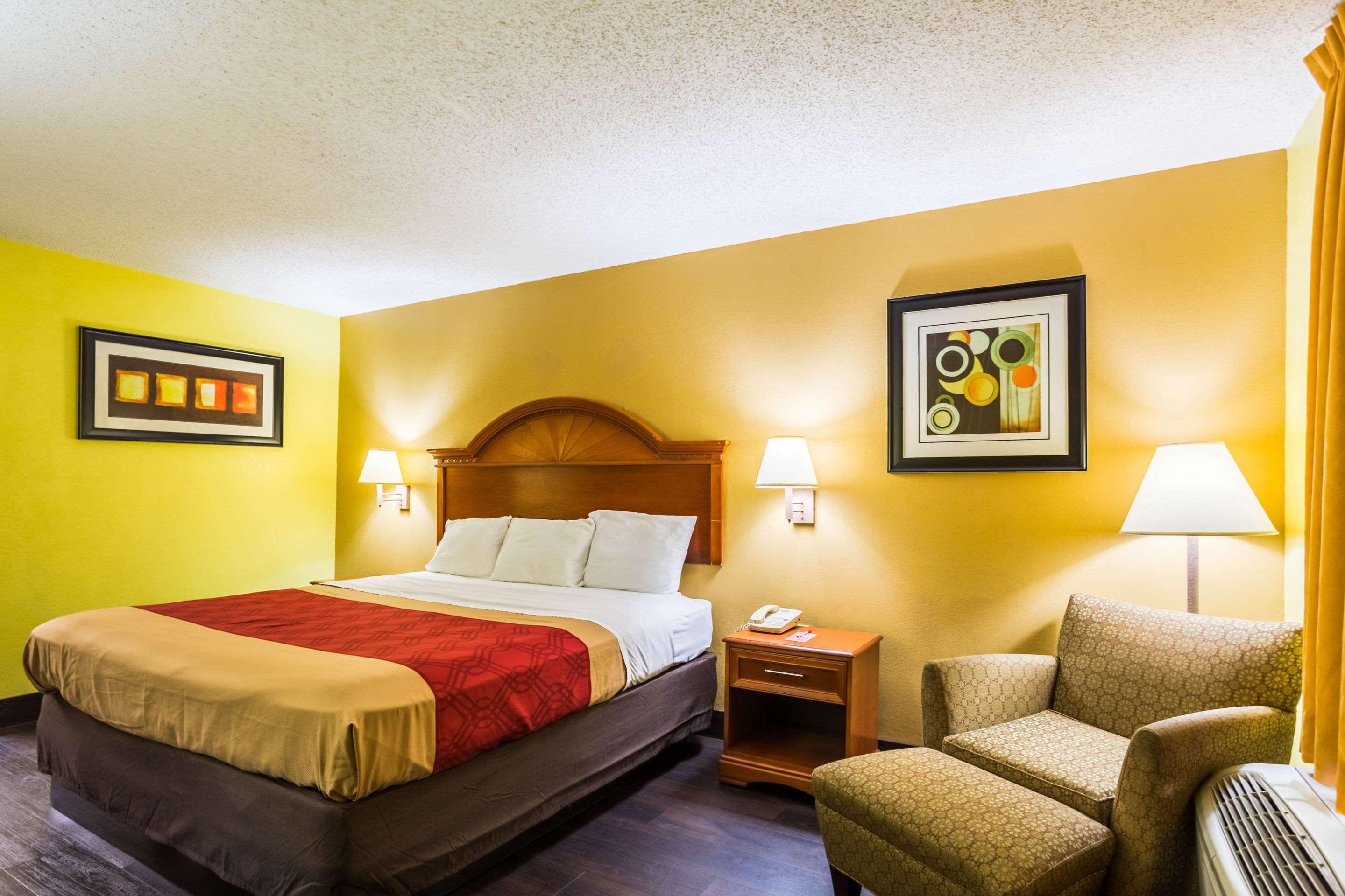 פיקאיון Econo Lodge מראה חיצוני תמונה